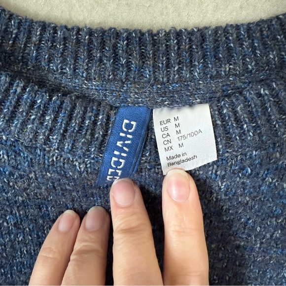 Divided by H&M - Polyester / Wool Blend Sweater in Blue - Size Medium - Picture 3 of 5